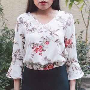 Honey Peace Floral Ruffle Sleeve Tie Top
